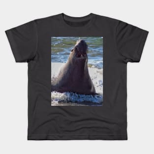 Elephant seal roaring Kids T-Shirt